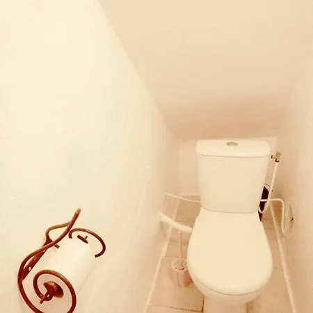 Charmante Maisonnette Au Coeur De Avec Balcon - 70 M2 *